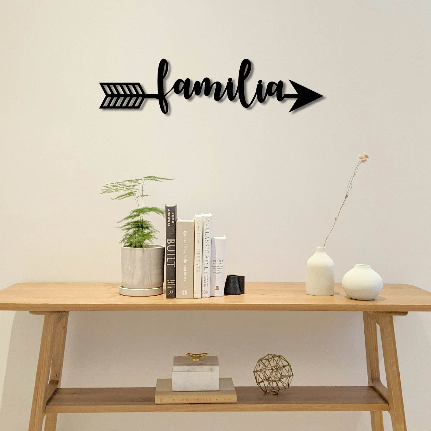 FAMILIA ARROW SIGN METAL WALL ART