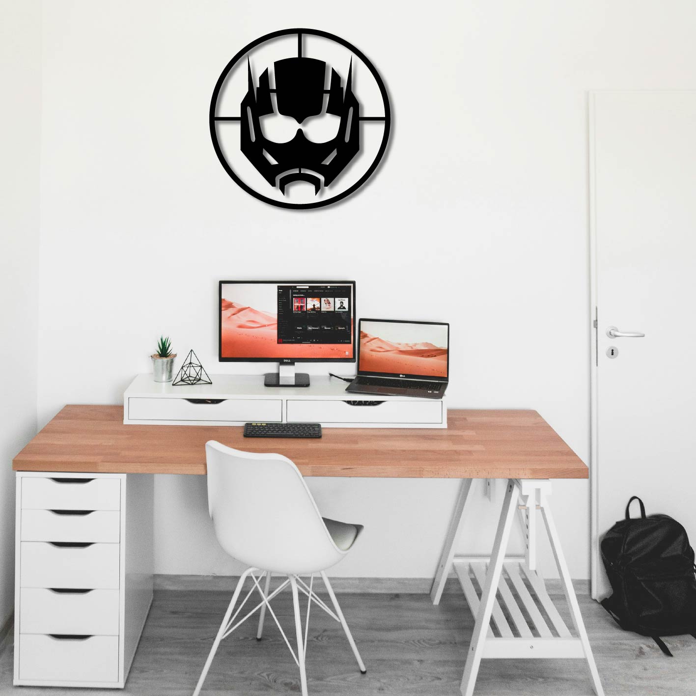 ANTMAN PORTRAIT ROUND METAL WALL ART