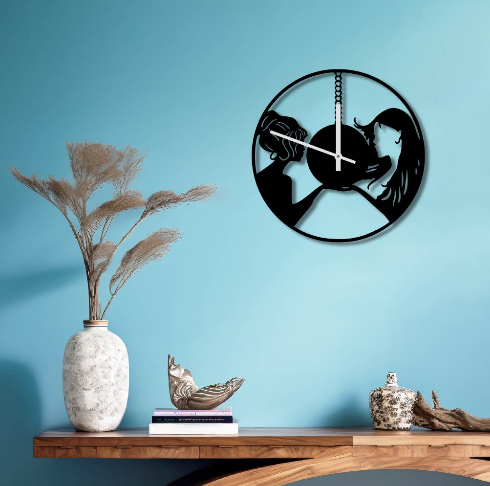 WOMEN METAL WALL ART CLOCK