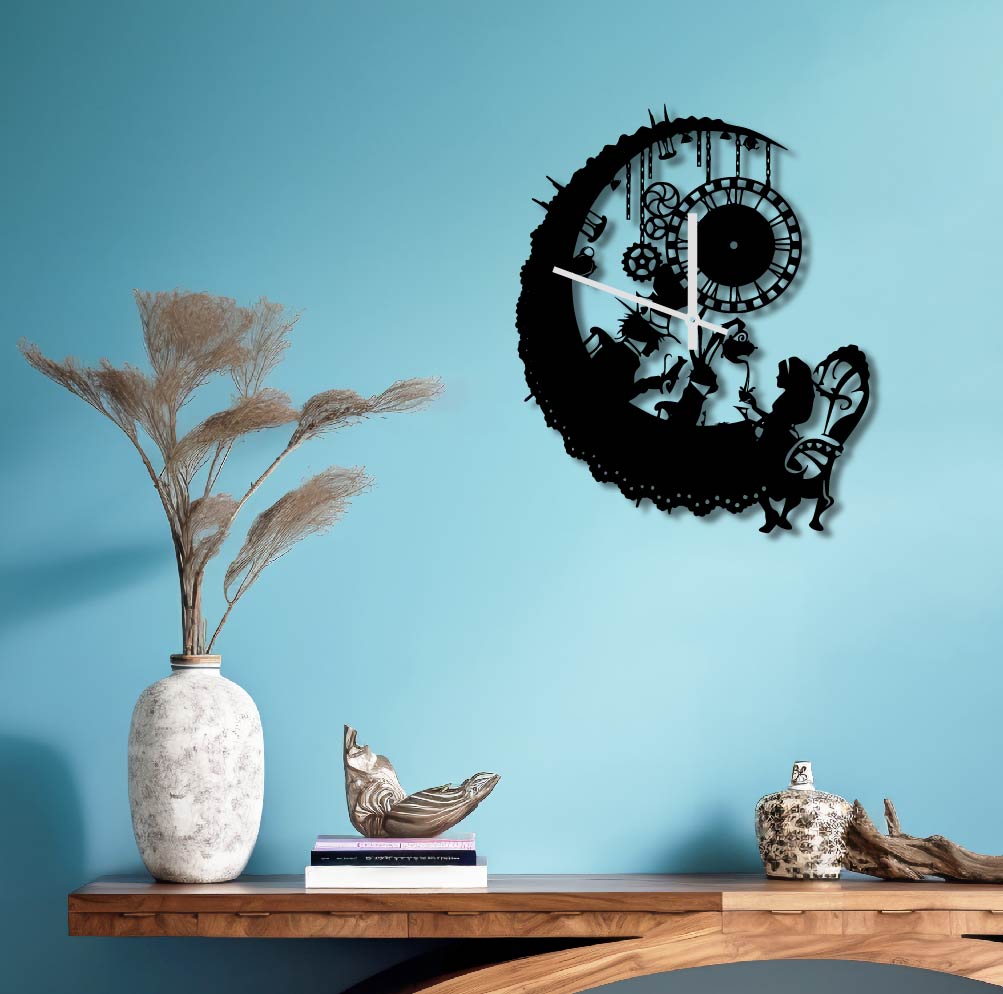 ALICE IN WONDERLAND DETAILED METAL WALL ART CLOCK