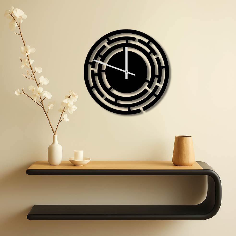 ROUND MAZE METAL WALL ART CLOCK