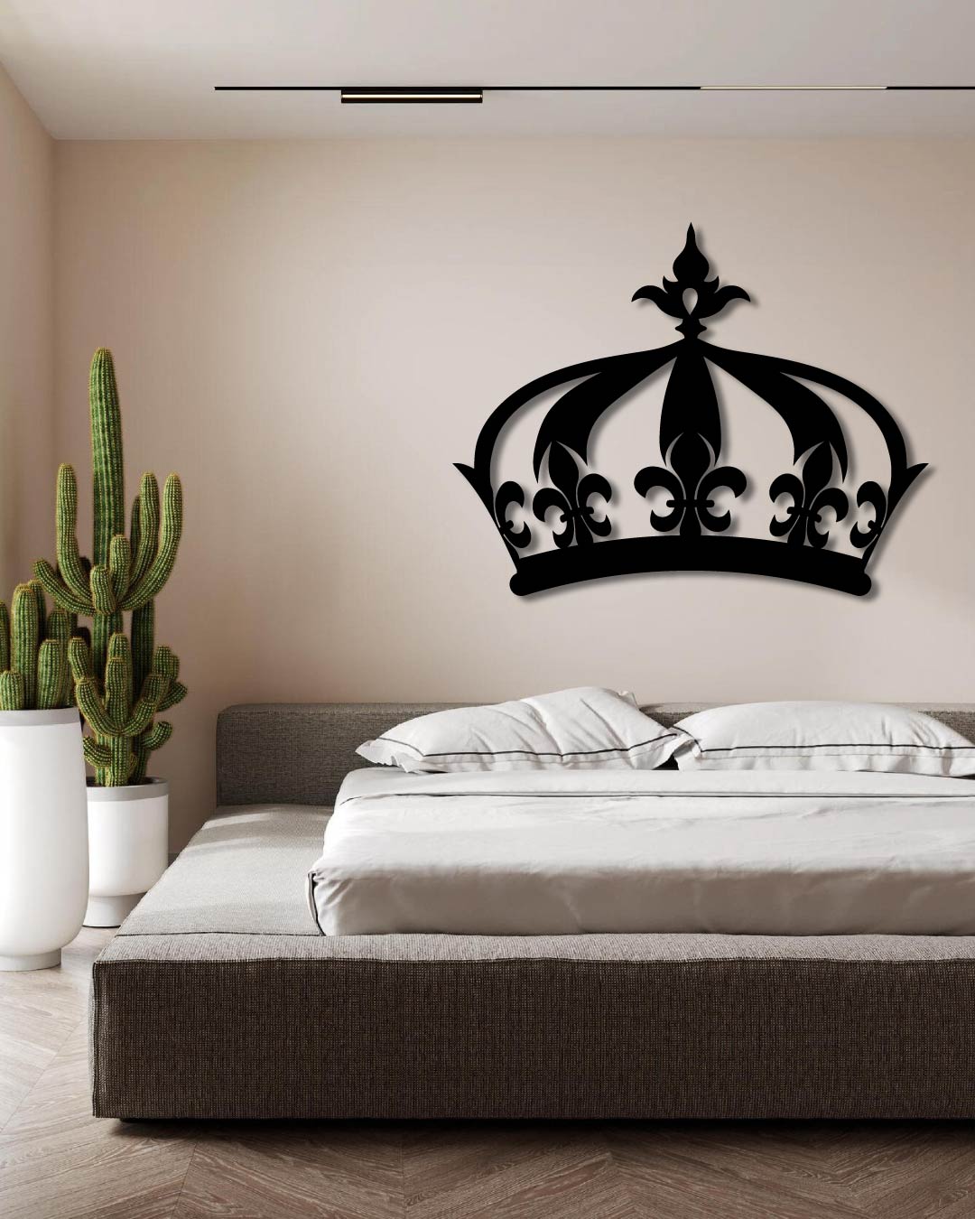 Royal Crown Metal Wall Art Frame