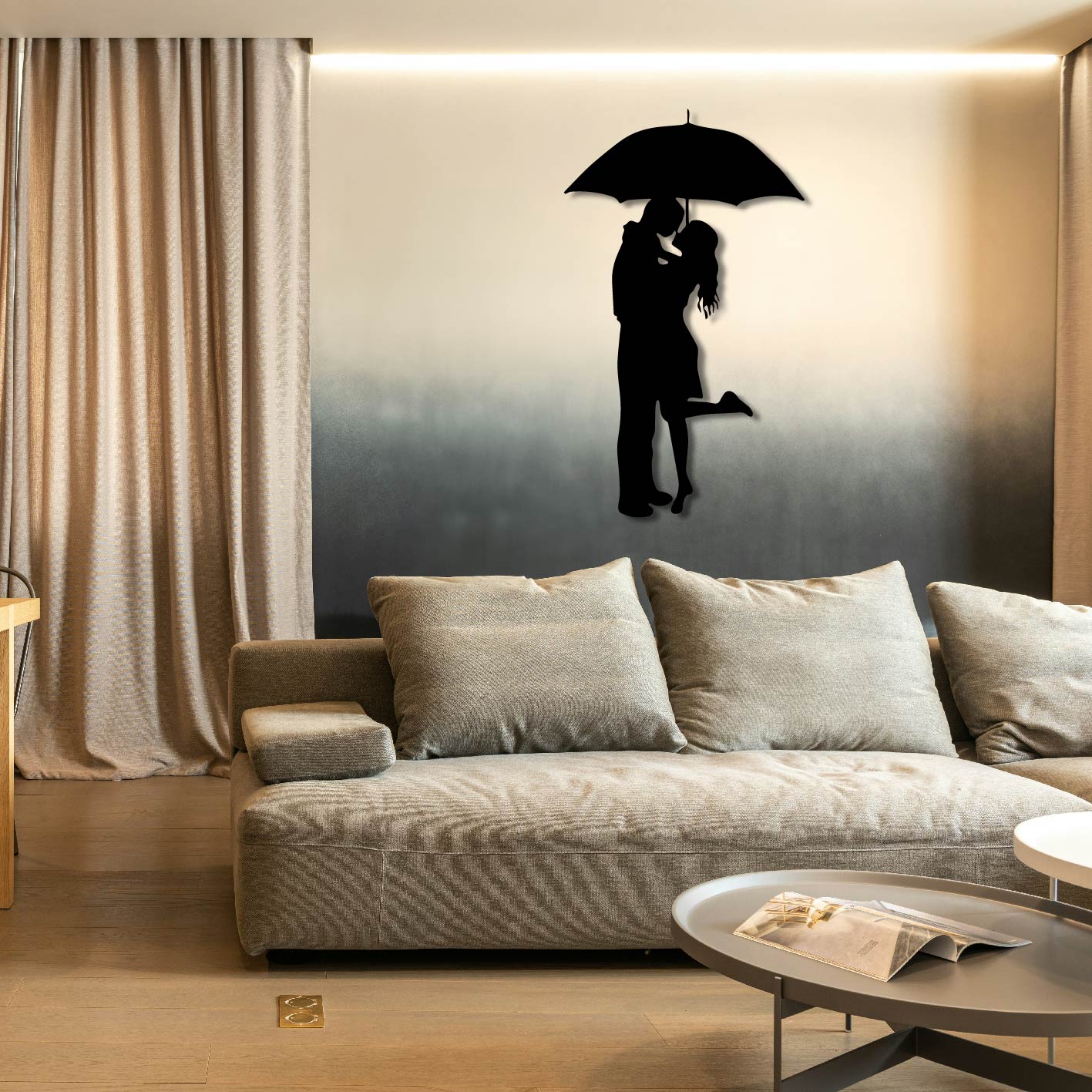 COUPLE UNDER UMBRELLA METAL WALL ART