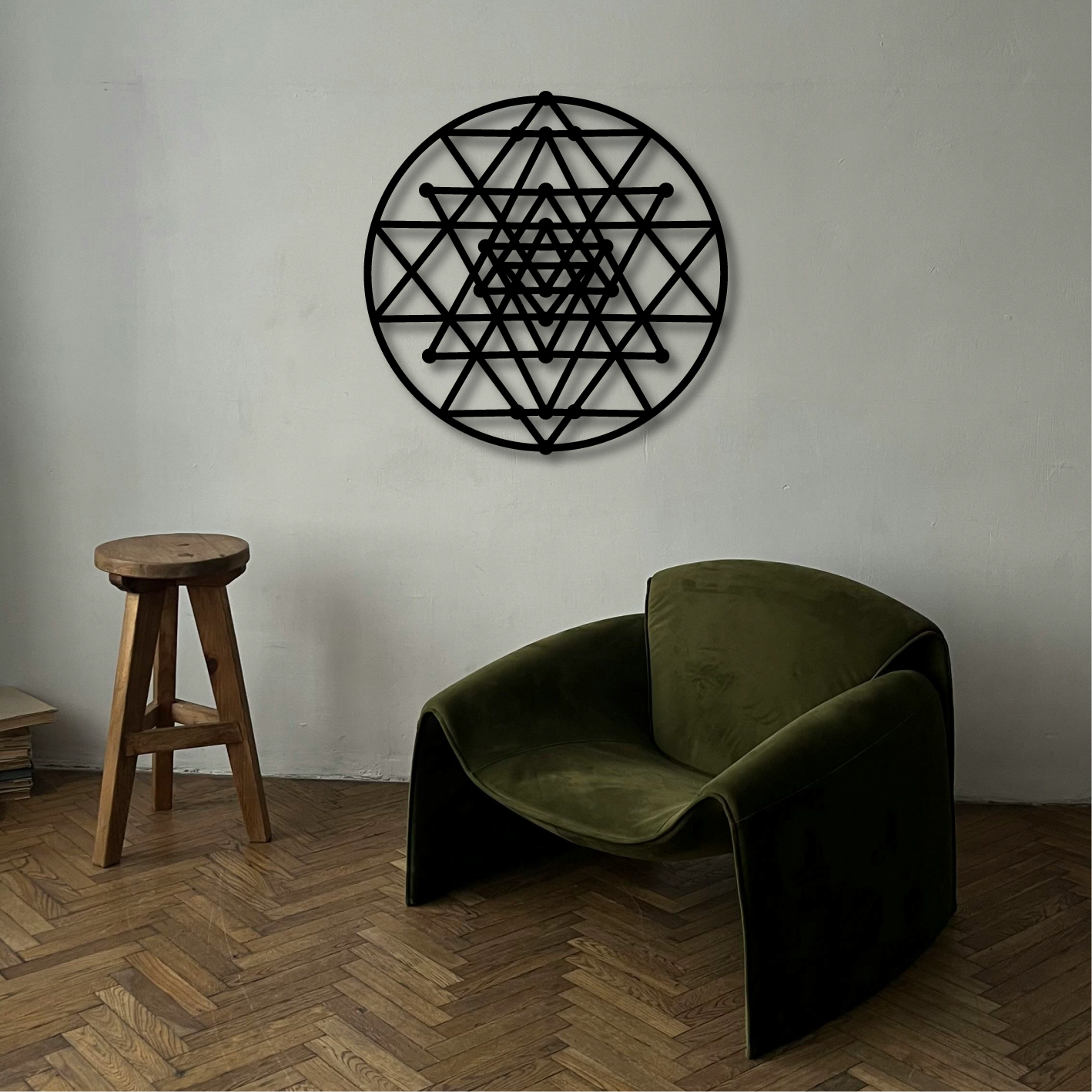 GEOMETRIC TRIANGLES ROUND METAL WALL ART