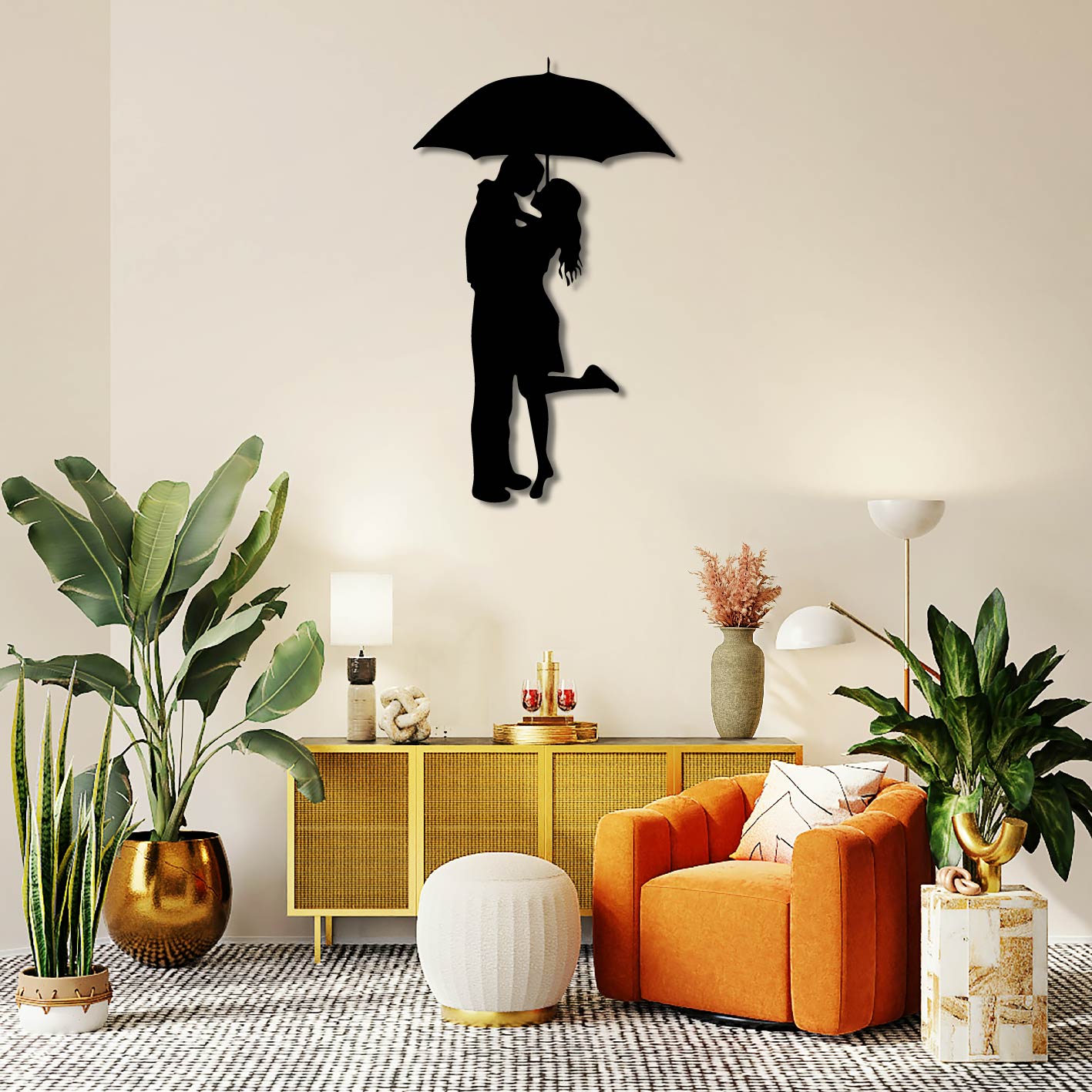 COUPLE UNDER UMBRELLA METAL WALL ART