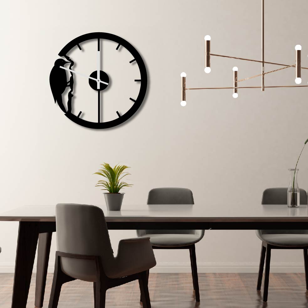 WOODPECKER METAL WALL ART CLOCK