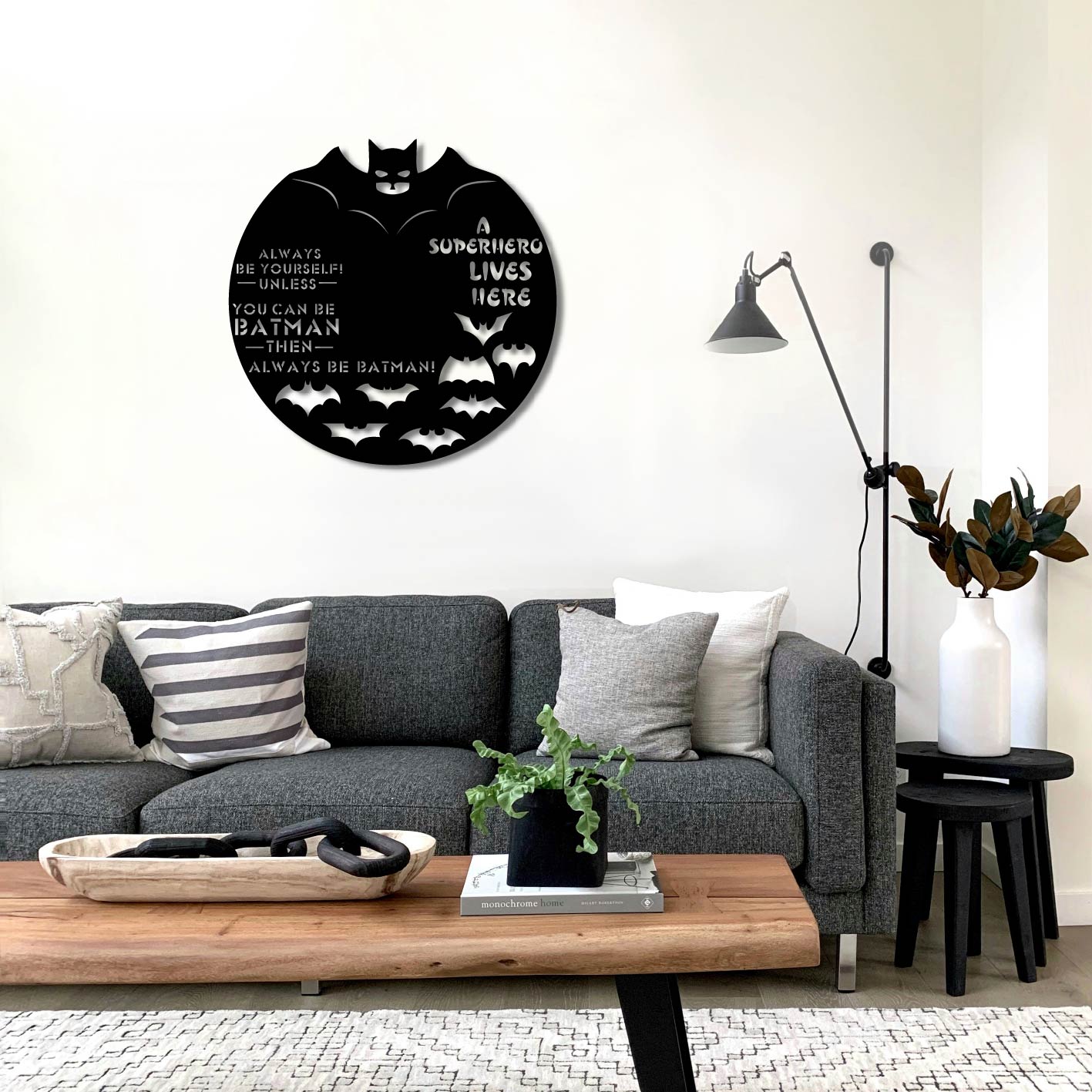 BATMAN SUPERHERO ROUND PLATE METAL WALL ART