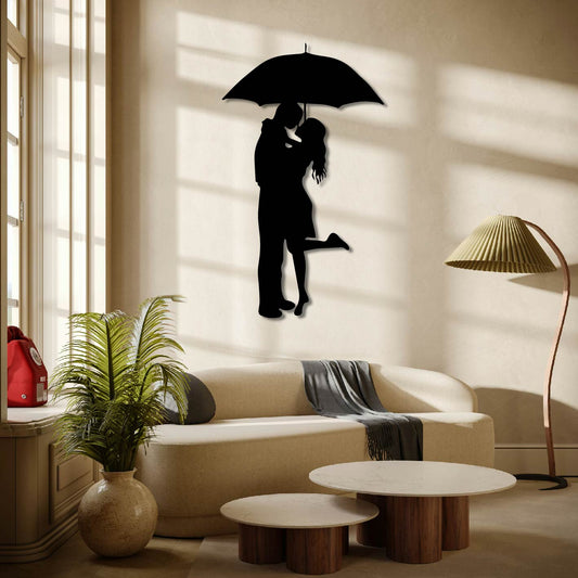 COUPLE UNDER UMBRELLA METAL WALL ART