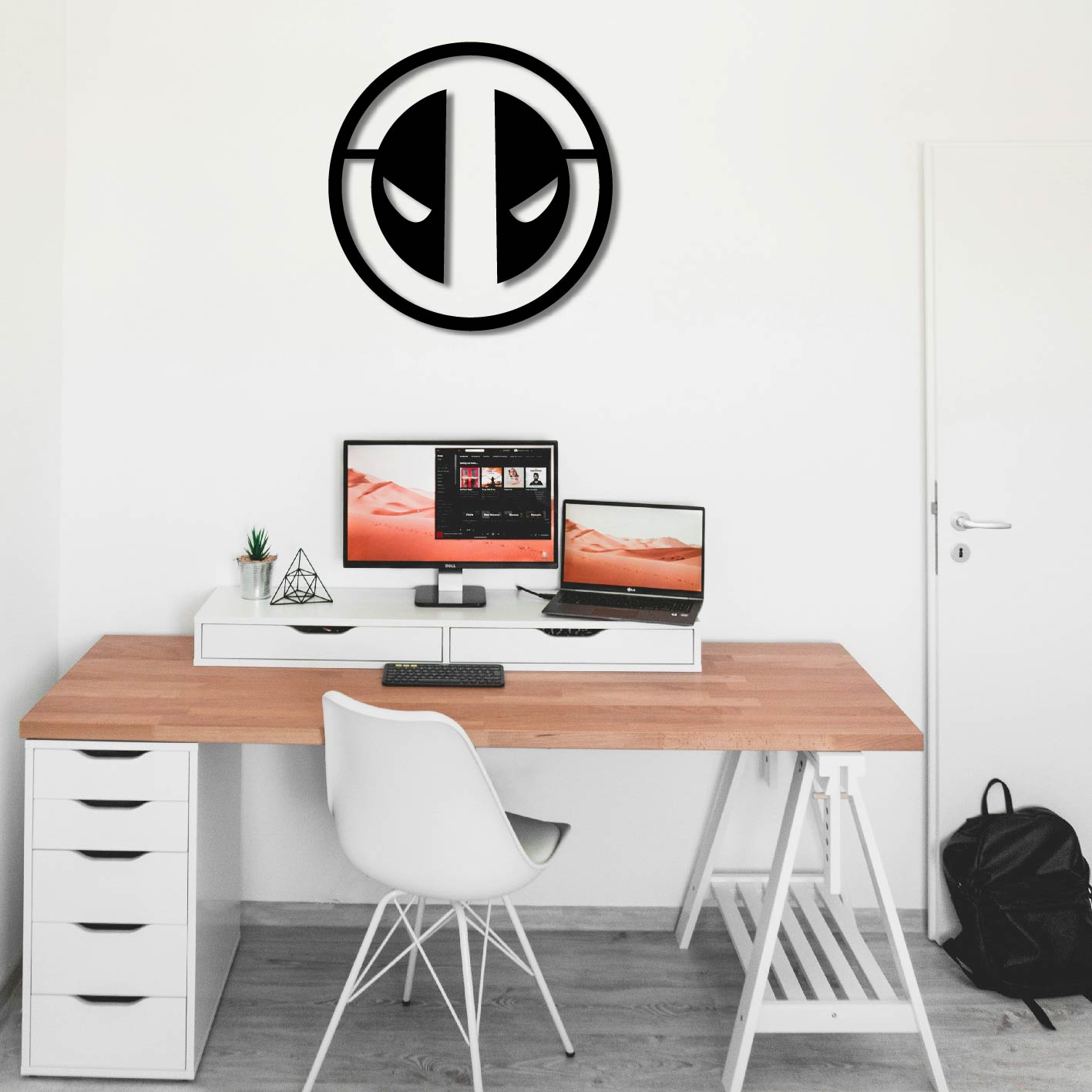DEADPOOL ROUND LOGO METAL WALL ART