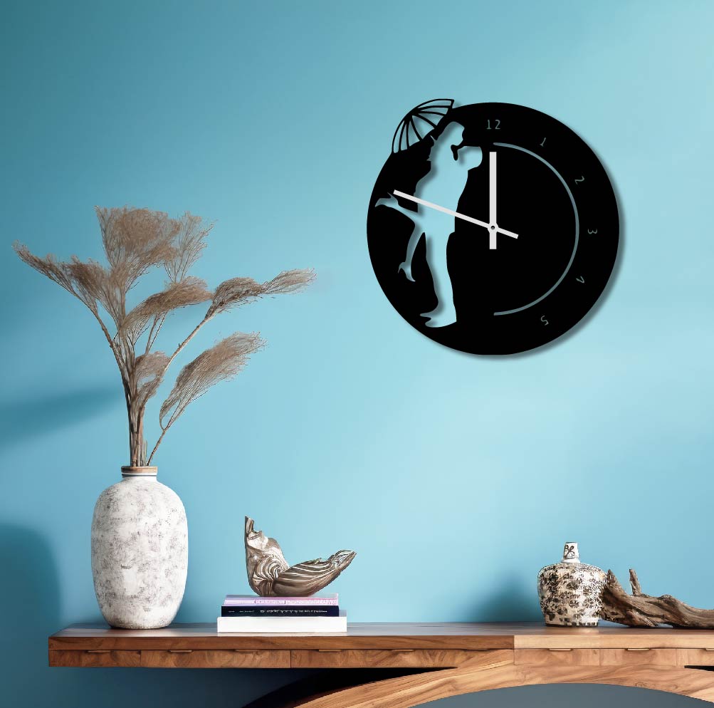 COUPLE UMBRELLA METAL WALL ART CLOCK