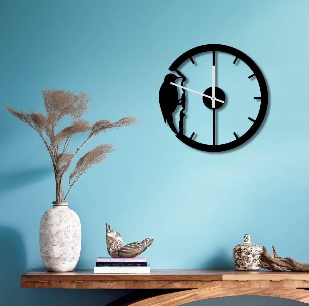 WOODPECKER METAL WALL ART CLOCK