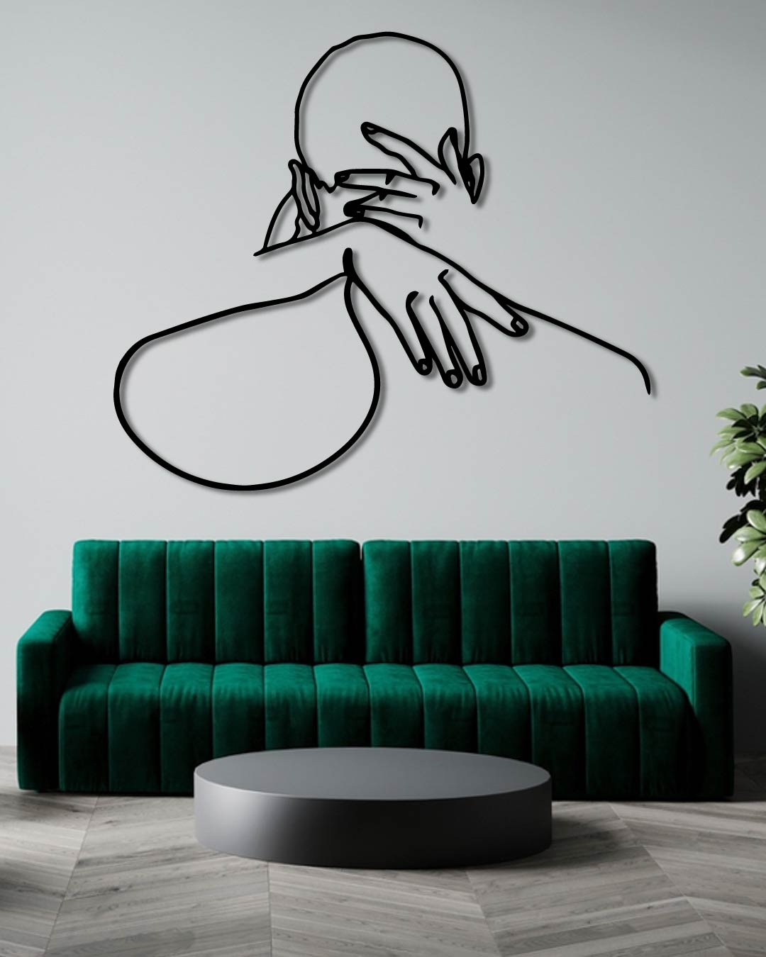 COUPLE HUGGING METAL WALL ART