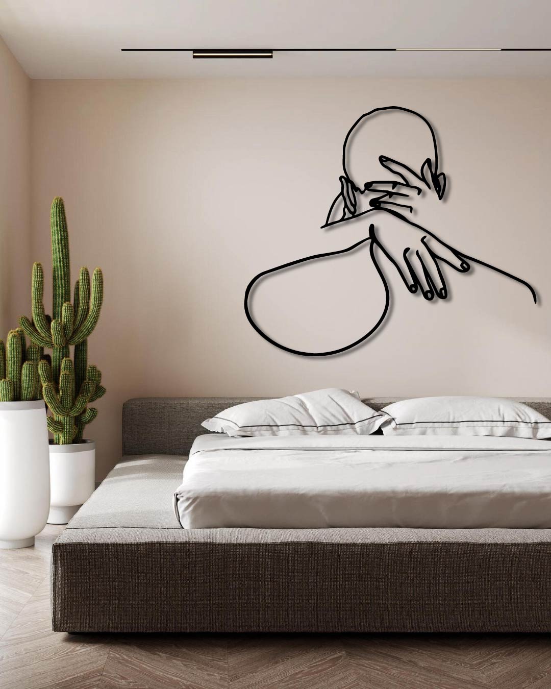 COUPLE HUGGING METAL WALL ART